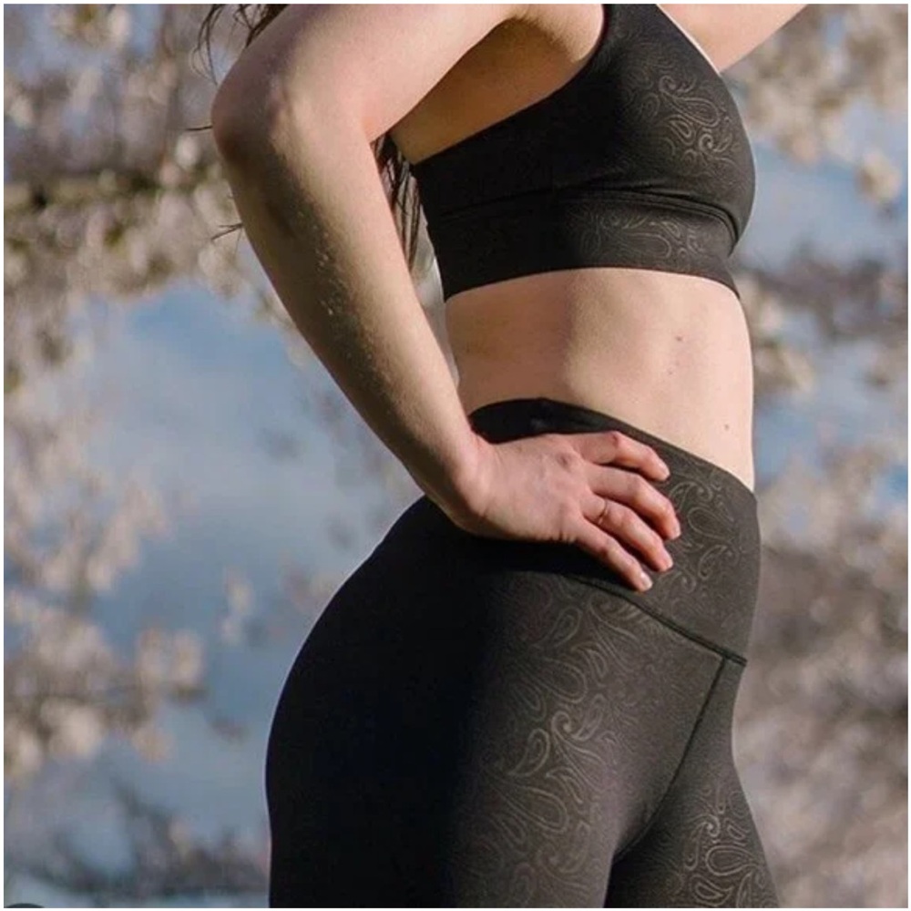 Zyia Activewear Light N Tight Black Paisley Strappy Padded Sports Bra Size XL - Picture 2 of 7